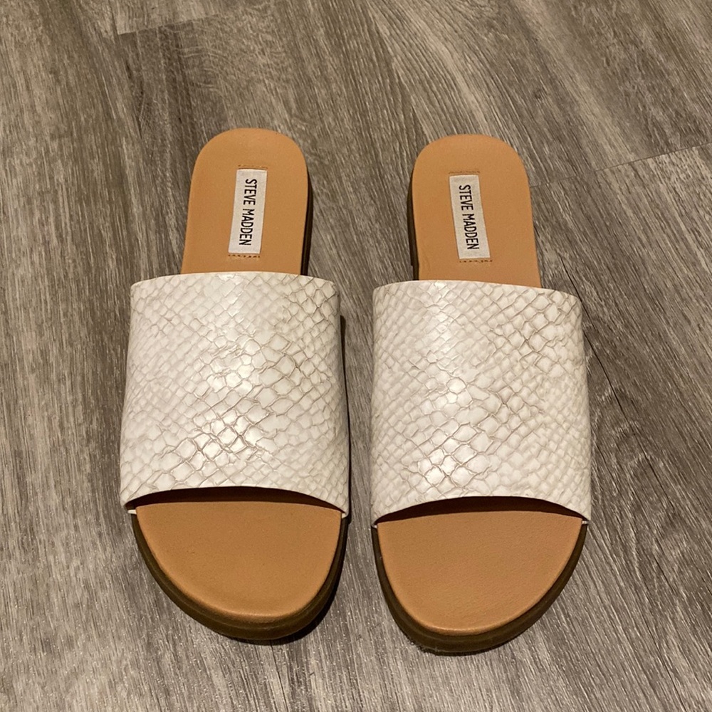 Steve Madden white snakeskin sandals size 10M